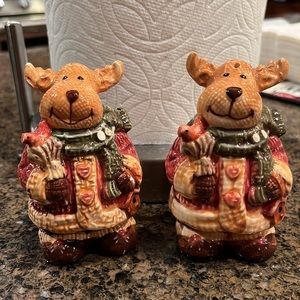 Christmas Holiday Moose w/ Scarf and Bird Salt and Pepper Shakers CKAO